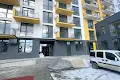 комерційна за адресою Навроцького, 4
