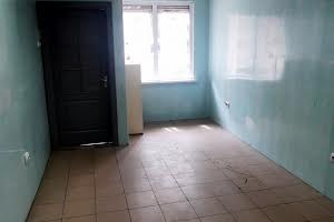 комерційна за адресою Чорновола вул., 19