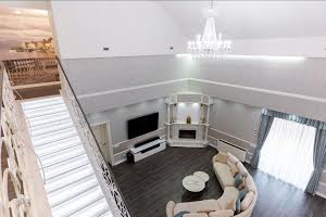 будинок за адресою Уютна, 8