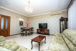 будинок за адресою Івана Їжакевича вул., 72