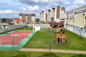 будинок за адресою Леоніда Каденюка вул.