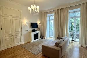 квартира за адресою Тарасівська вул., 8
