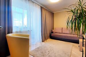квартира за адресою Кленова вул., 3