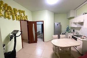 комерційна за адресою Центральна, 7