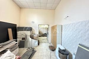 комерційна за адресою Небесної Сотні вул. (Паризької Комуни), 57А