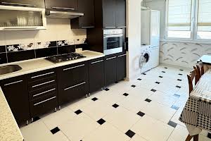 квартира за адресою Крайна вул., 1А