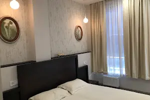 квартира за адресою Одеської громади вул. (Авдєєва-Чорноморського), 7