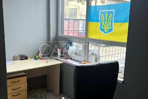комерційна за адресою Польова вул., 27