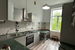 квартира за адресою Хотинська вул., 1
