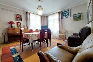 квартира за адресою Мельника, 4
