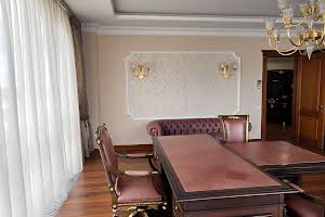 комерційна за адресою Мечникова вул., 10