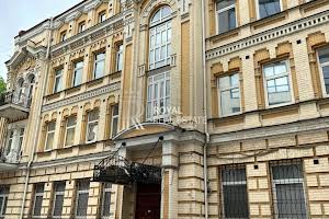 коммерческая по адресу Михайловская пл., 12б