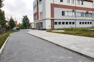 комерційна за адресою Залізнична вул., 7
