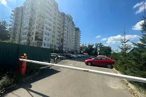 комерційна за адресою Лісова вул., 1-Б