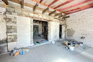 комерційна за адресою Небесної Сотні вул. (Паризької Комуни), 57А