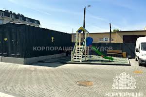 комерційна за адресою Капушанська вул., 170