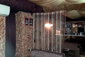 комерційна за адресою Кропивницького вул., 3