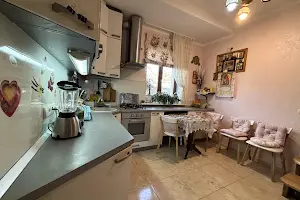 будинок за адресою Мостобудівельників вул., 1Б