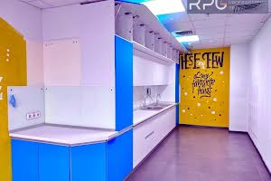 комерційна за адресою Жилянська вул., 75