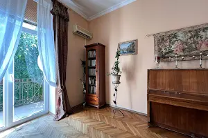квартира за адресою Здоров'я вул., 6