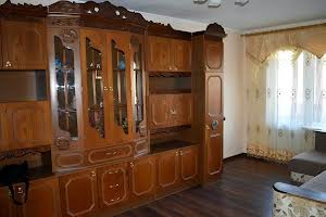 квартира за адресою Тролейбусна вул., 19