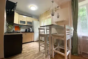 квартира за адресою Братів Дужих вул. (Володимира Комарова), 22