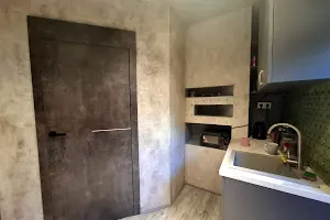комерційна за адресою Воздвиженська вул., 28/30