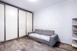 будинок за адресою Трояндова вул.