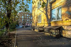 комерційна за адресою Джона Маккейна вул. (Івана Кудрі), 36