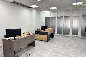 комерційна за адресою Подільська вул., 56