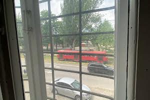 комерційна за адресою Володимира Антоновича вул. (Свердлова), 37