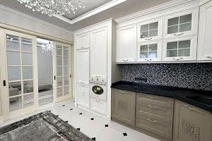 квартира по адресу литературна, 12а