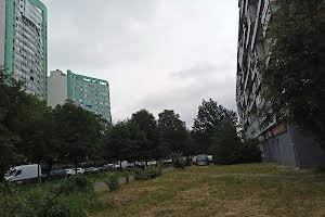 комерційна за адресою Вишгородська вул., 38