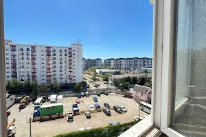 квартира за адресою Олександра Довженка вул., 25б