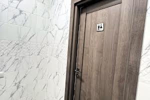 комерційна за адресою Київська вул., 1/5