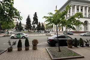 комерційна за адресою Архітектора Городецького вул., 4