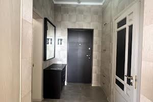 квартира за адресою Літературна вул., 12а