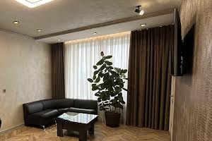 квартира по адресу Луговская ул., 248