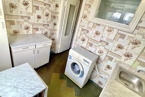 квартира за адресою Кам'янецька вул., 75