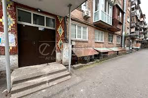 комерційна за адресою Білоруська вул., 10-18
