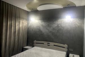 квартира за адресою Разумовского, 10