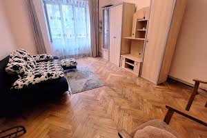 квартира за адресою Романицького, 7