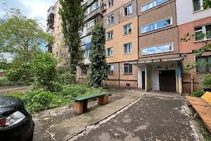 комерційна за адресою Міру, 21