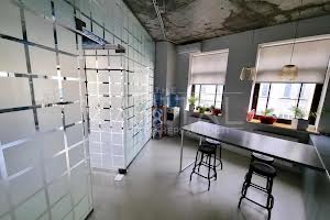 комерційна за адресою Воздвиженська вул., 51А