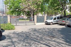 коммерческая по адресу Батальона 