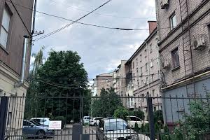 комерційна за адресою Харківська вул., 4