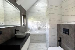 будинок за адресою Амосова, 1