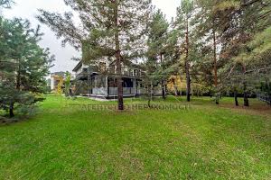 будинок за адресою Набережна вул.