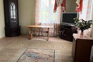 будинок за адресою с. Красне, Героів Украіни
