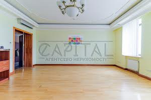комерційна за адресою Липська вул., 10